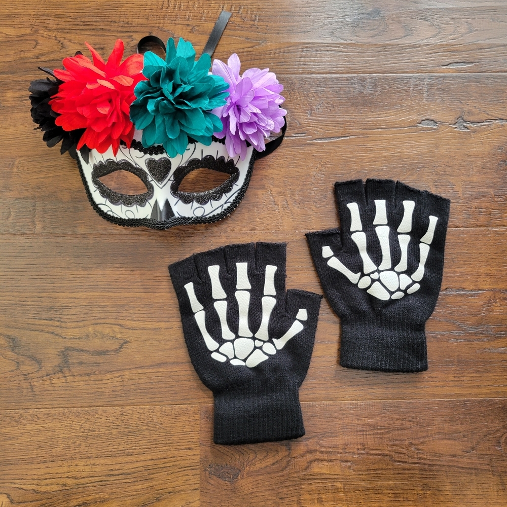 Haloween Mask and Gloves